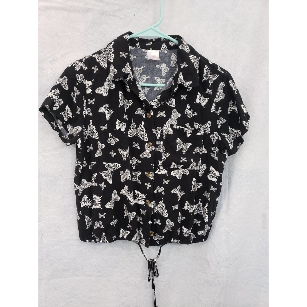 NoBo Med (Juniors) 7-9 short sleeved button up black/white tie waist